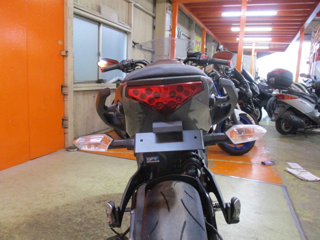 Ｒ周りもフェンダーレス済みでとってもすっきり！！かったらまずはやりたいカスタムですよね！！